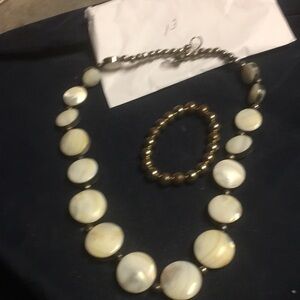 Elegant White Shell Necklace and Bracelet Set